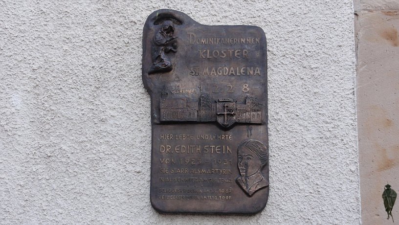 Gedenktafel für Edith Stein am Kloster St. Magdalena