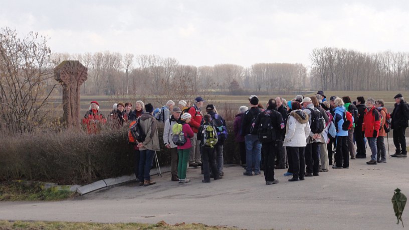 Die Pilger beim Kolpingdenkmal