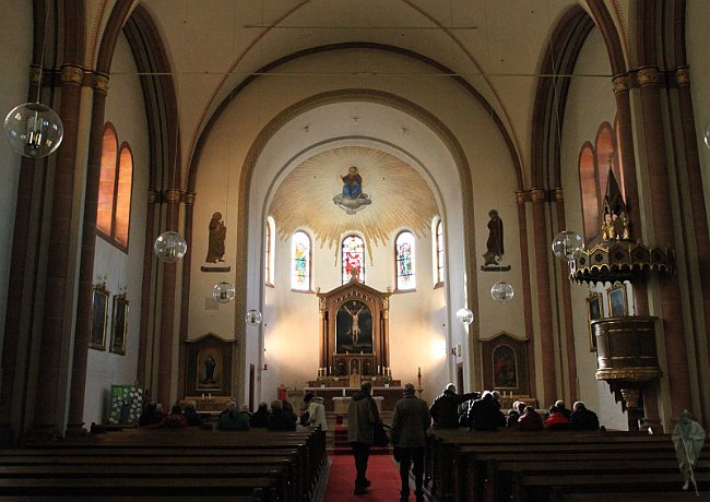 Kirche Sankt Martinus in Lingenfeld