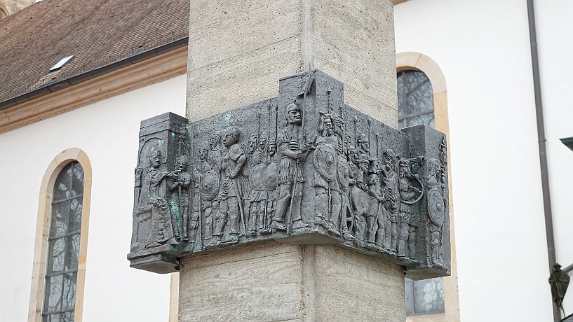 Brunnen an Kirche St. Maurizius in Rülzheim