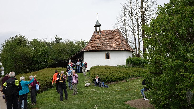 Pilger bei Landauer Kapelle auch Loretokapelle bei Herxheim