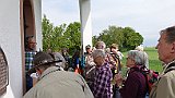 209-36 Wandern 25.4.15 Samstagspilgern, 3. Etappe Rülzheim - Landau, Pilger Armen Seelen Kapelle bei Herxheimweyher.JPG