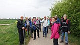 209-74 Wandern 25.4.15 Samstagspilgern, 3. Etappe Rülzheim - Landau, Pilger.JPG