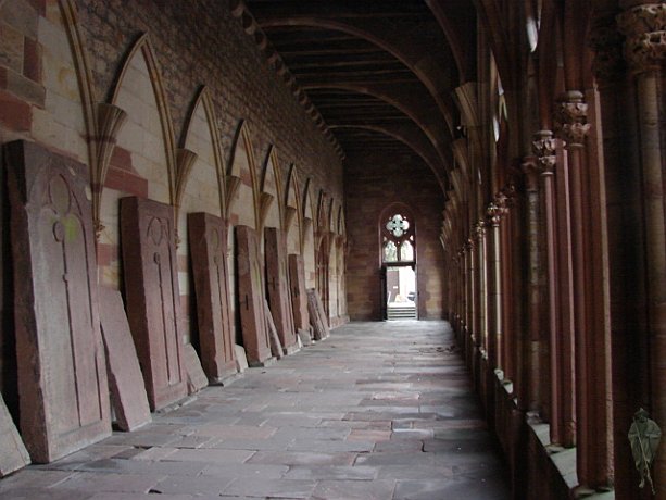 Kreuzgang der Eglise Saint Pierre et Paul in Wissembourg 