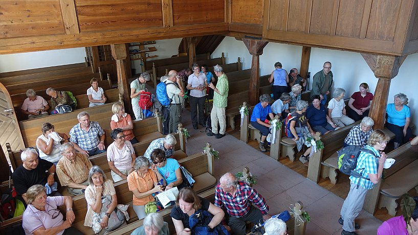 Die Pilger in der St. Martinskirche Dörrenbach