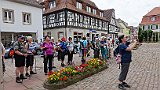 218-19 Wandern 27.6.15 Samstagspilgern 5. Etappe Klingenmünster - Wissembourg, Bergzabern, Pilger.JPG