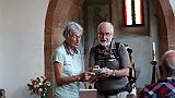 218-56 Wandern 27.6.15 Samstagspilgern 5. Etappe Klingenmünster - Wissembourg, Dörrenbach St. Martinskirche, Pilger.JPG