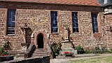 218-57 Wandern 27.6.15 Samstagspilgern 5. Etappe Klingenmünster - Wissembourg, Dörrenbach St. Martinskirche, Wegekreuz.JPG