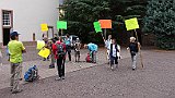 222-20-Wandern-25.7.15-Samstagspilgern-Wissembourg---Soultz-s.F,-Kirche-St.-Peter-und-Paul,-Schilder.JPG