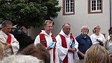 222-24-Wandern-25.7.15-Samstagspilgern-Wissembourg---Soultz-s.F,-Kirche-St.-Peter-und-Paul,-Pilger.mp4