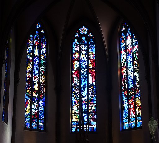 Marienthal, Basilique Notre-Dame-des-Douleurs, Chorfenster