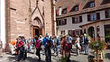 230-49 Wandern 26.9.15 Samstagspilgern Haguenau - Brumath, Marienthal, Basilique Notre-Dame-des-Douleurs, Pilger.JPG