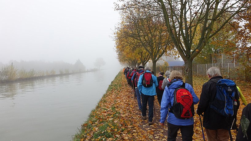 Pilger am Rhein-Marne-Kanal