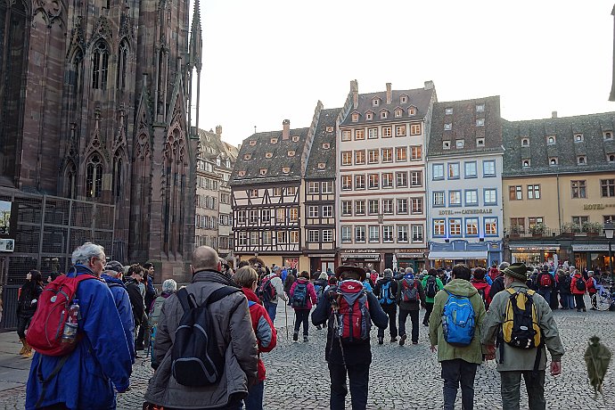 Pilger beim Münster, Straßburg