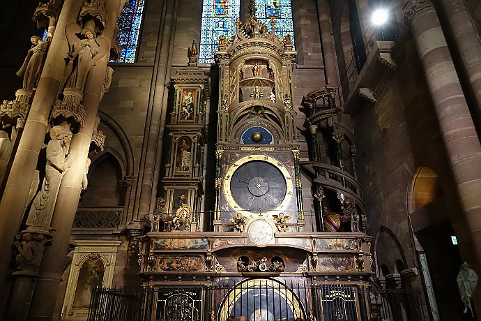 Münster Straßburg, Astronomische Uhr u. Säule der Engel, südliches Querschiff 