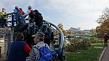 235-24 Wandern 31.10.15 Samstagspilgern Vendenheim - Strasbourg, Pilger am Rhein-Marne-Kanal, Europaparlament.JPG