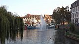 235-42 Wandern 31.10.15 Samstagspilgern Vendenheim - Strasbourg, Fontaine  auf der Ill Straßburg.mp4