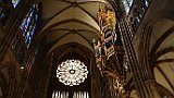 235-77 Wandern 31.10.15 Samstagspilgern Vendenheim - Strasbourg, Rosette an der Westfassade rechts Langhausorgel Liebfrauenmünster Straßburg.JPG